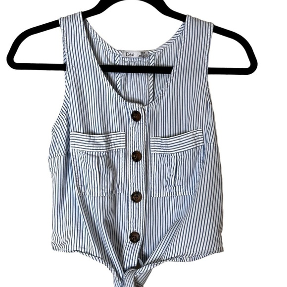 DEX Button Down Cropped Tie Front Tank - Picture 3 of 8